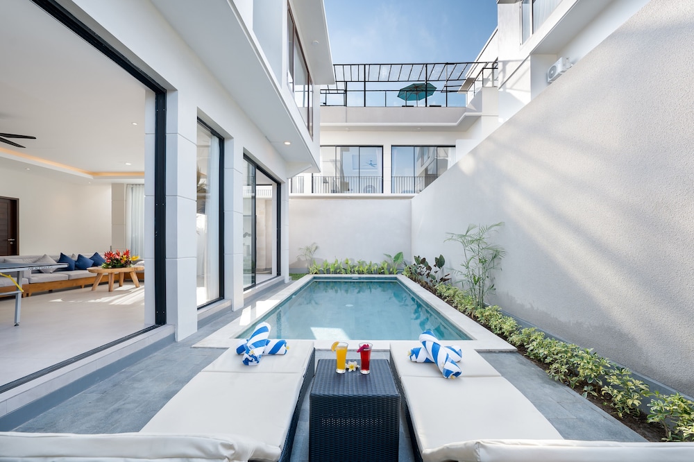 Superior Villa, 2 Bedrooms - Photo 2