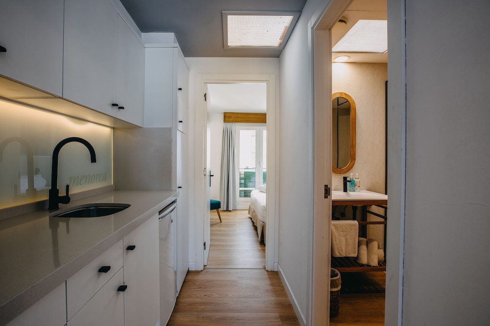 Suite, 2 Bedrooms, Balcony (3 adults) - Photo 11
