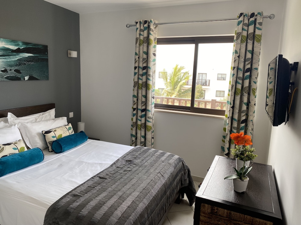 Apartment, 1 Bedroom First Floor With Balcony, Ocean And Pool Views photo 1
