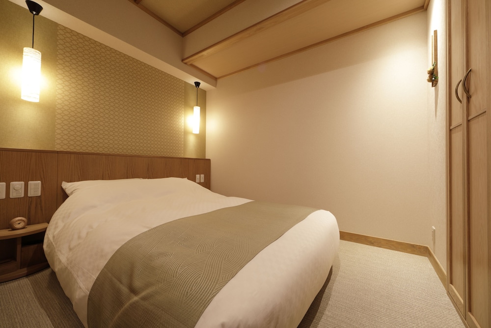 Main building, Deluxe Triple Room with Shower - Photo 3