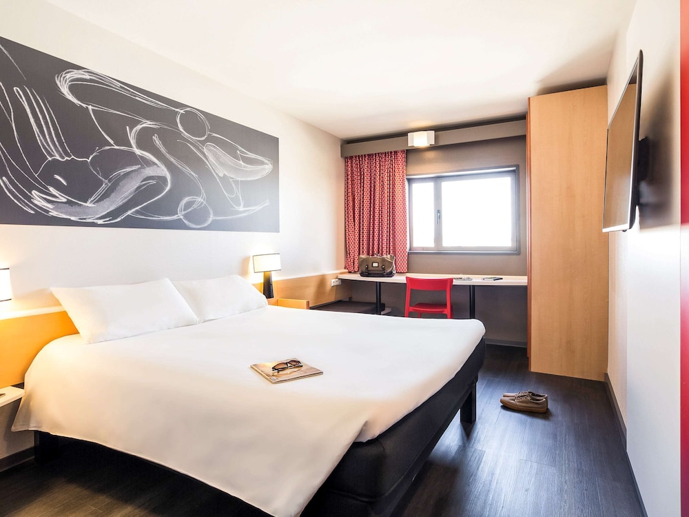 Room, 1 Double Bed - Photo 4