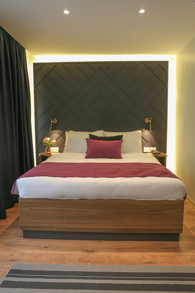 Suite (Roomy) photo 2