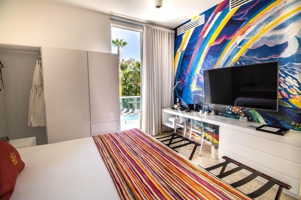 Deluxe Room, Balcony - Photo 1