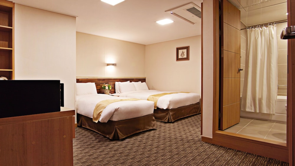 Deluxe Twin Room - Photo 5