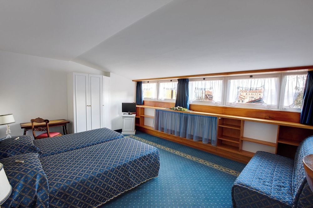 Superior Triple Room, 1 Bedroom, Non Smoking photo 2