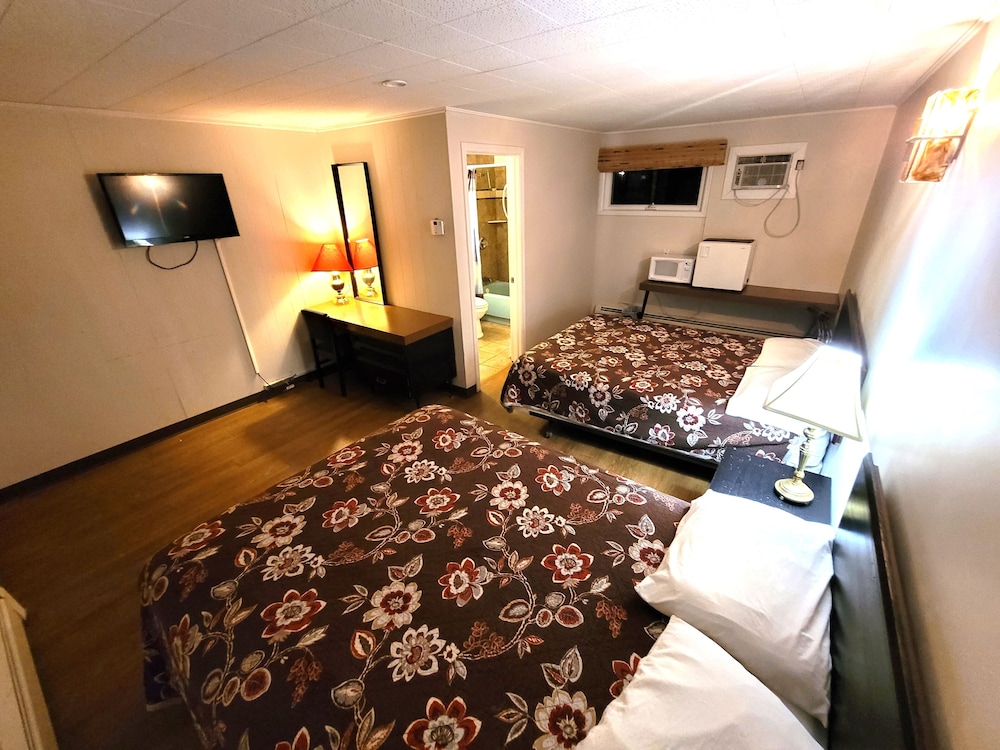 Basic Double Room photo 3
