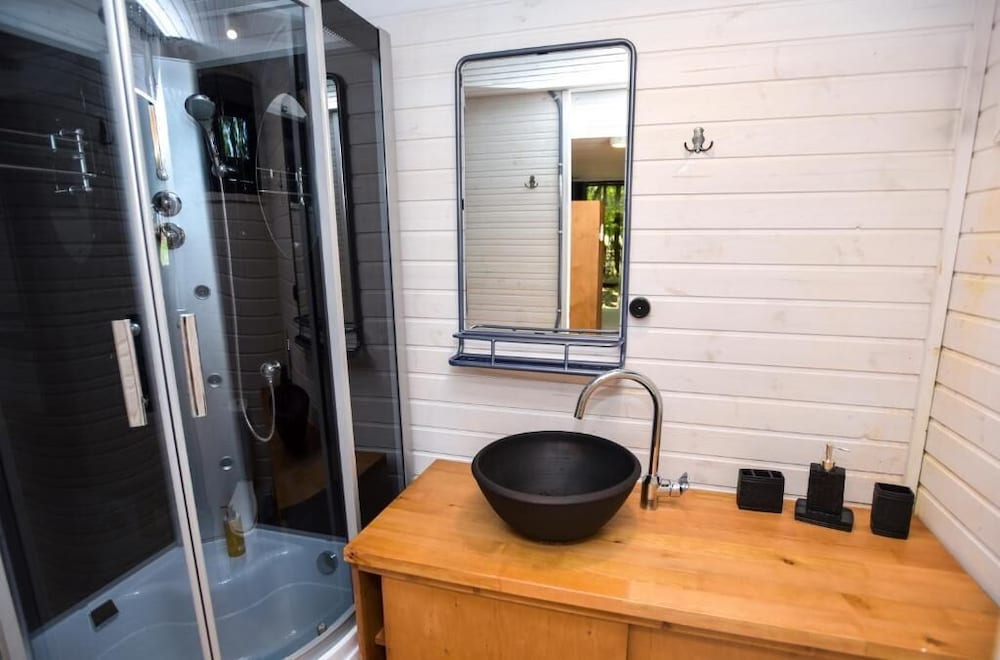 Deluxe Cabin photo 3