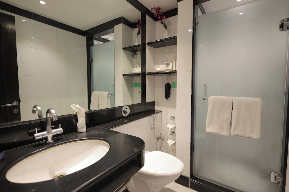 Royal Club room - Photo 2