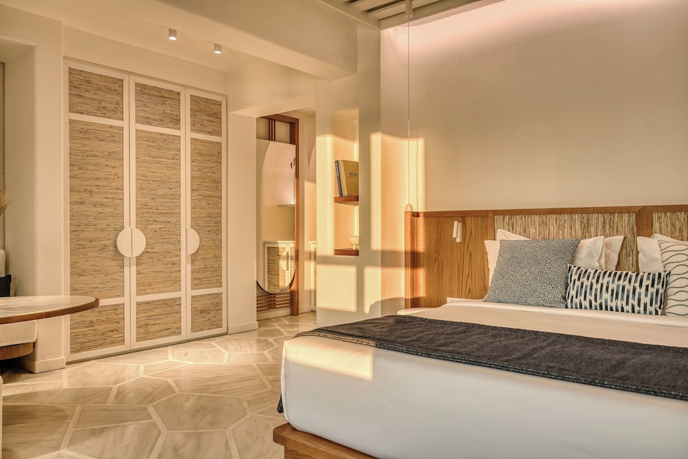 Classic Suite, Sea View (200m from the Main Hotel) photo 2