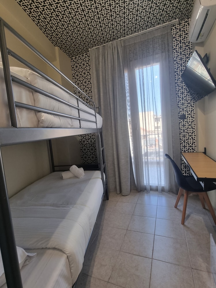 Basic Twin Room photo 1