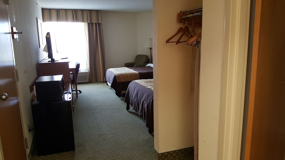Standard Room, 2 Double Beds, Non Smoking - Photo 4