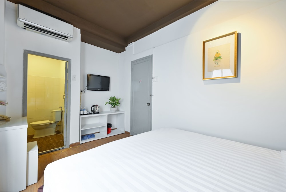Deluxe Double Room (Window) photo 3