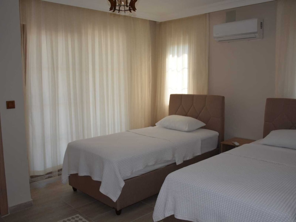 Villa photo 1