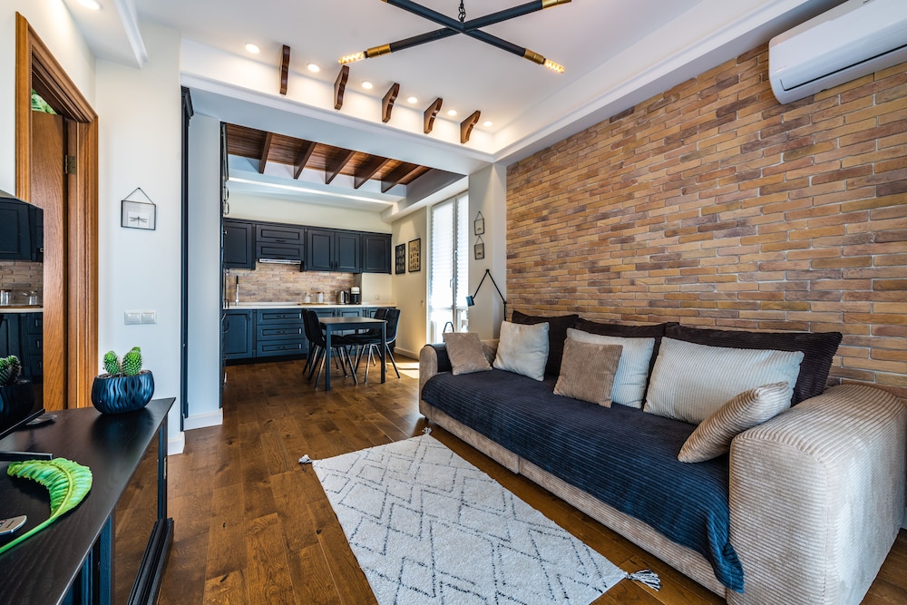 Signature Suite, 1 Bedroom, Mountain View photo 3