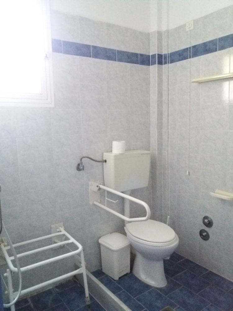 Basic Triple Room photo 2