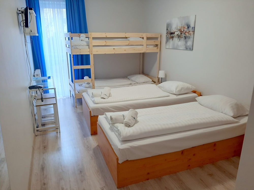 Family Quadruple Room, Multiple Beds - Photo 3