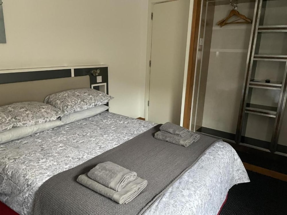 Standard Twin Room, 2 Twin Beds - Photo 1