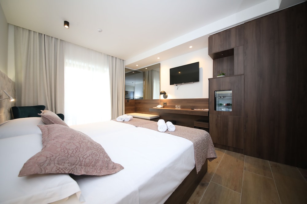 Standard Double Room photo 3