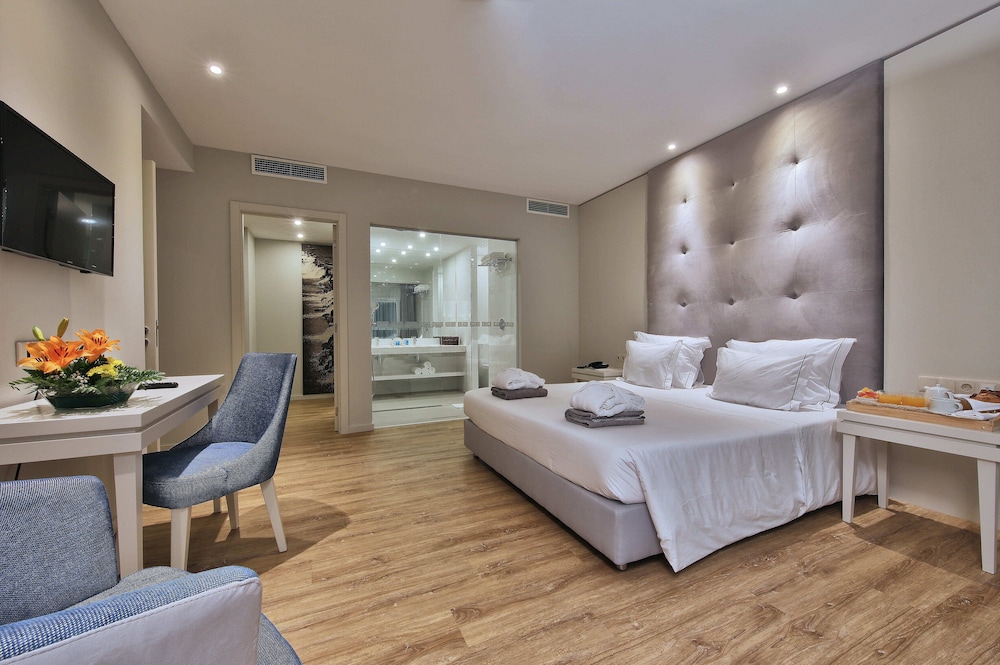 Premium Suite