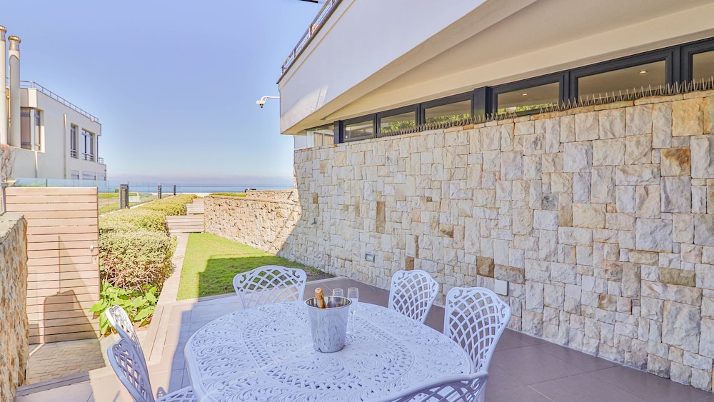 Luxury Apartment, Sea View, Oceanfront photo 1