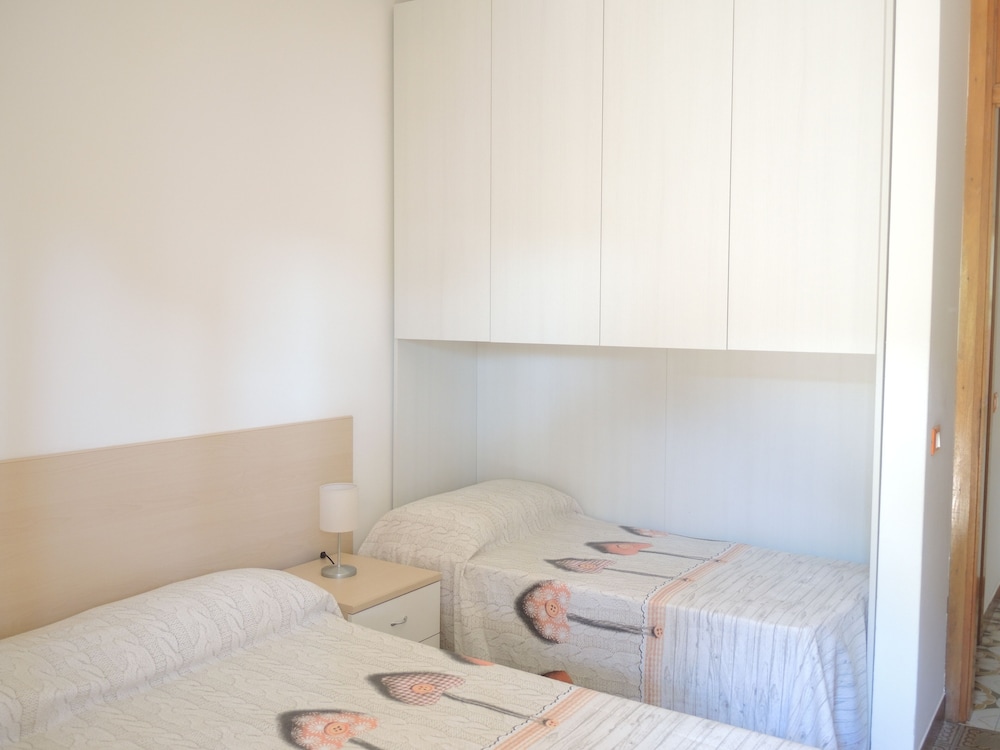 Condo, Multiple Beds (CORINZIA 003_1P_B*)