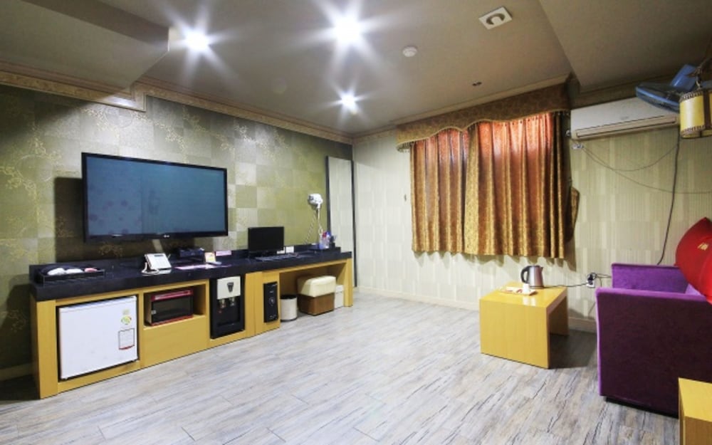 Ondol Room