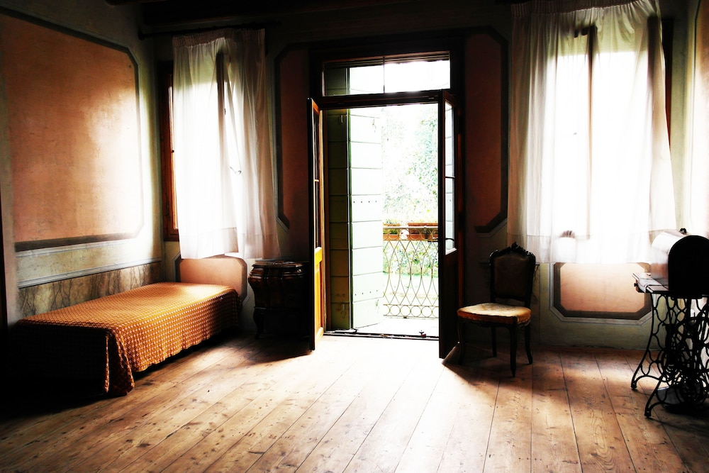 Deluxe Single Room, Patio, Garden View photo 1