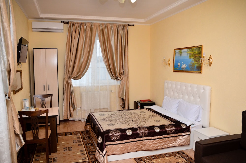 Comfort Double Or Twin Room, Private Bathroom, Courtyard View