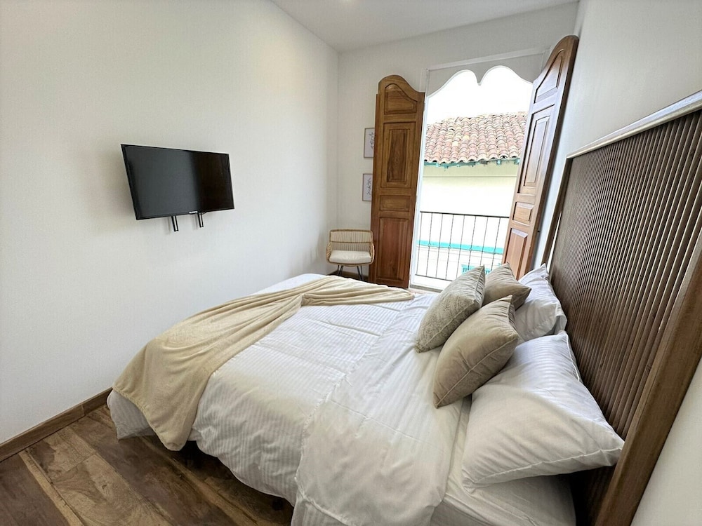 Traditional Room, 1 Double Bed, Ensuite, City View photo 3