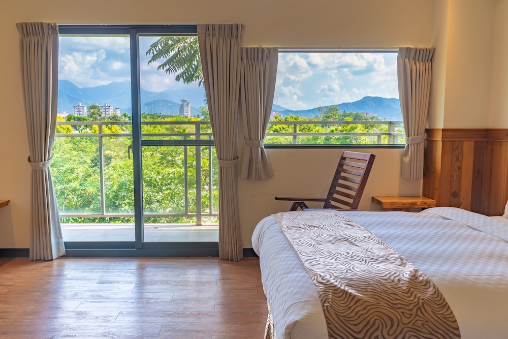 Deluxe Double Room, 1 Bedroom, Garden View photo 2