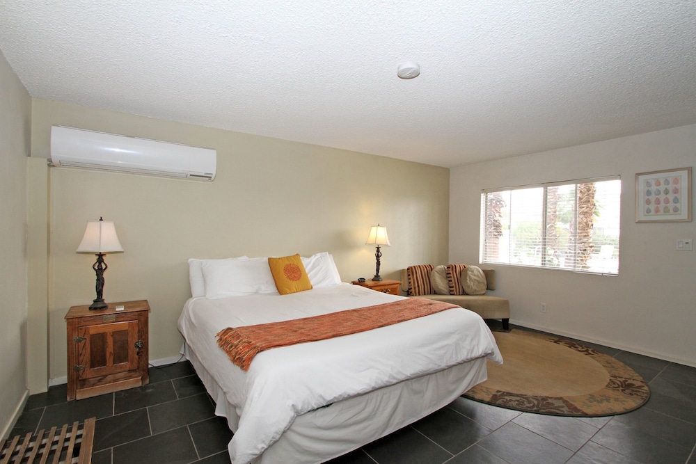 Double Room, Private Bathroom (Room 3)