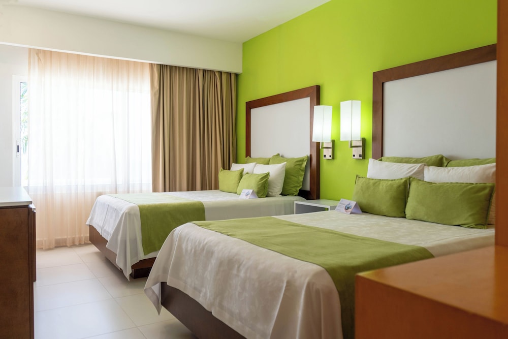 Master Suite 3 Bedrooms - Photo 5