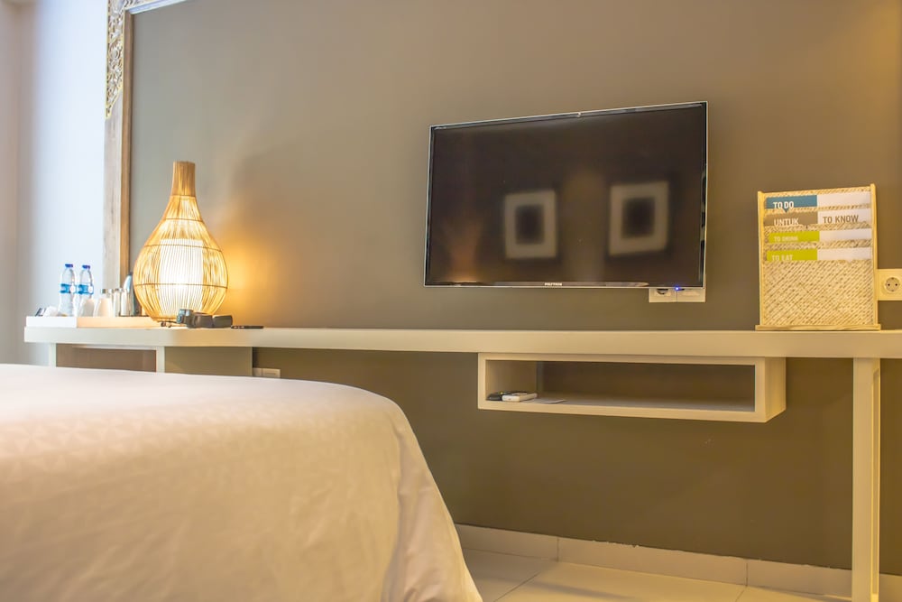 Room, 2 Double Beds, Pool View