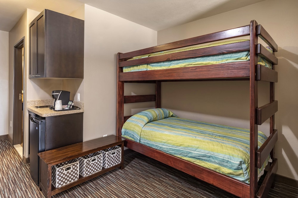 Suite, 1 King Bed (Additional Living Area)