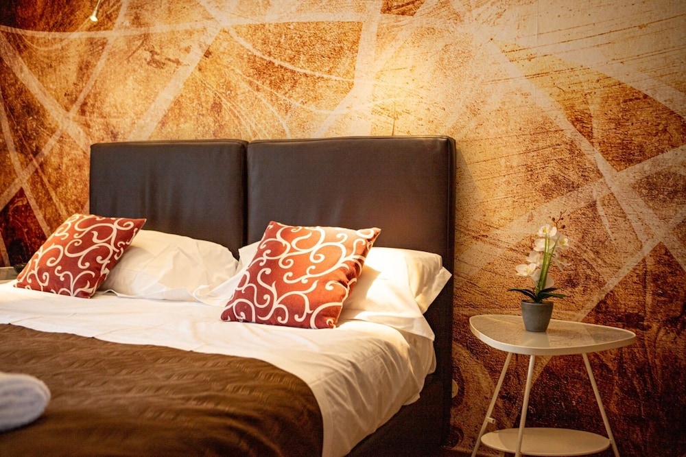 Double or Twin Room - Photo 3