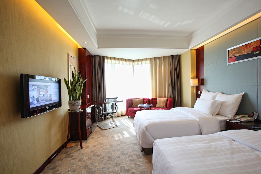 Elite Twin Room, City View photo 2