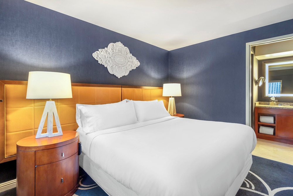 One Bedroom Suite with King Bed & Sofa Bed - Photo 2