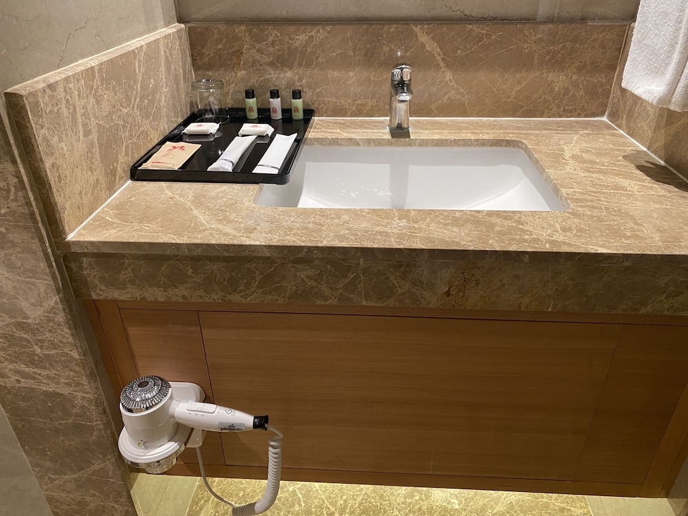 Premium Twin Room, 2 Twin Beds - Photo 4