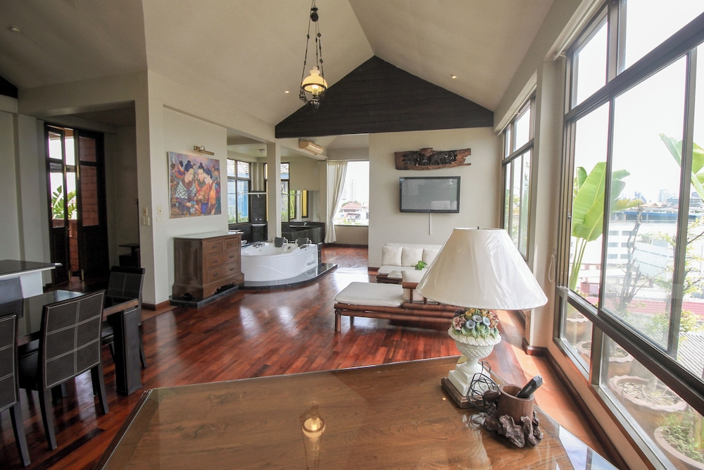 Grand Honeymoon Suite photo 2
