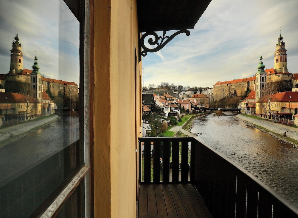 Romantic Double Room, River View