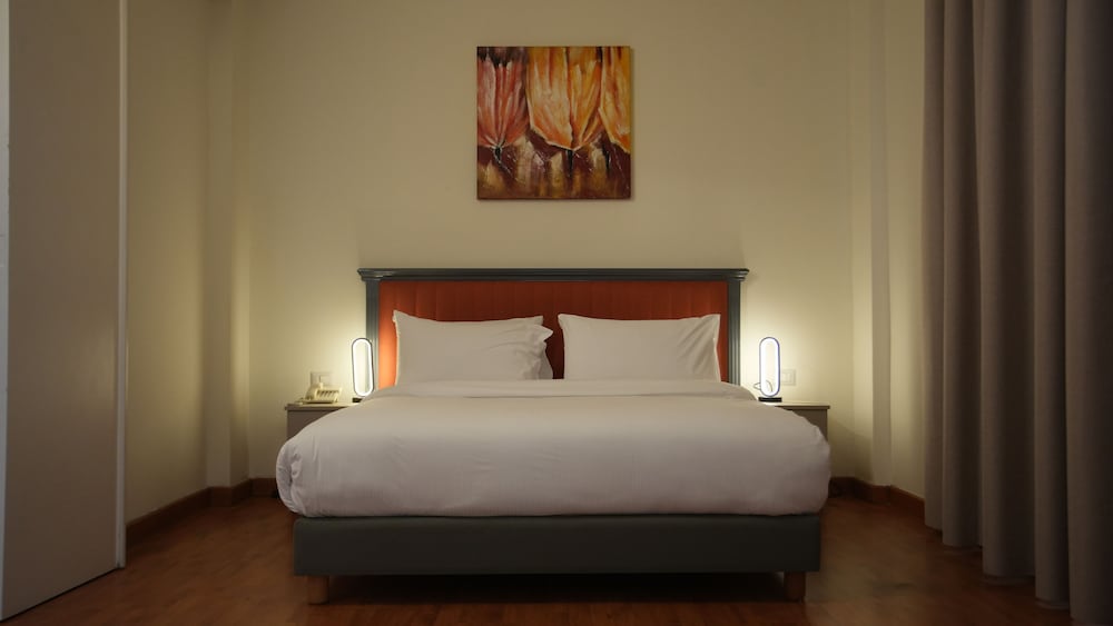 Executive Suite photo 2