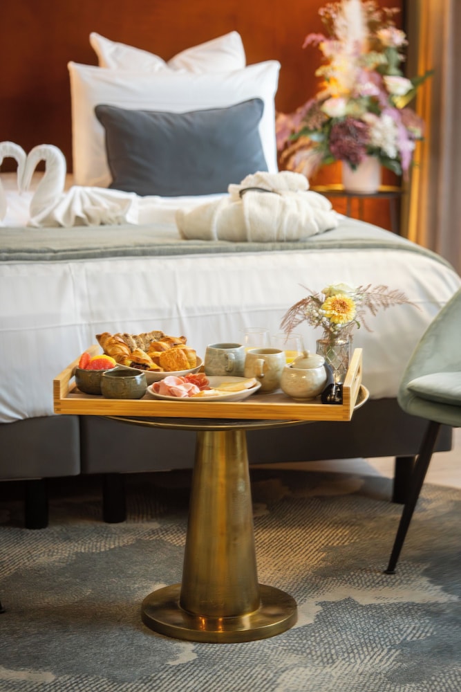 Superior Room, 1 King Bed - Photo 2