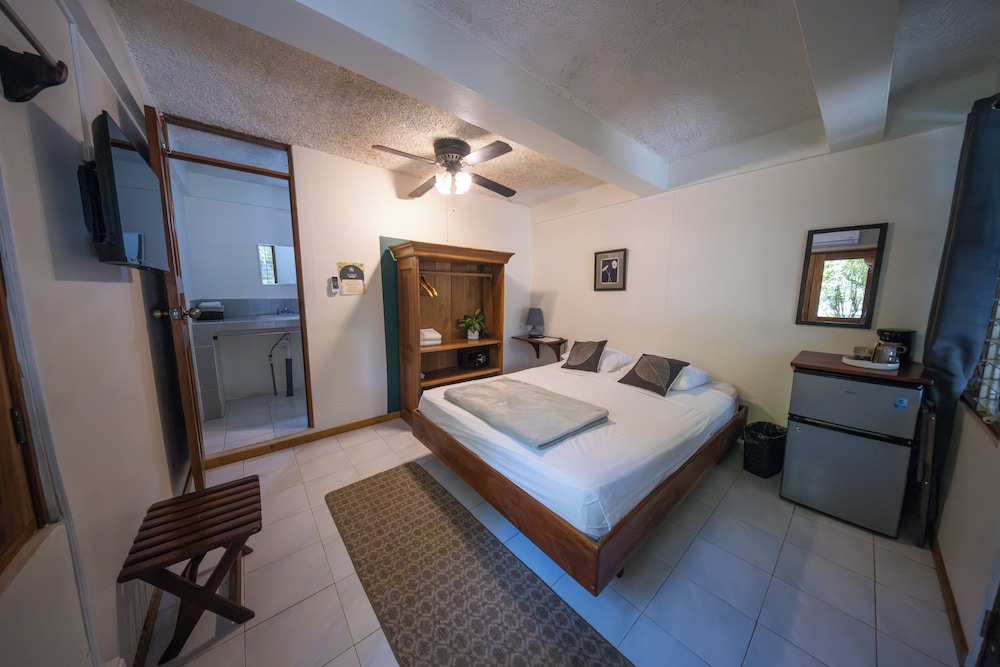 Standard Double Room, Patio, Garden View