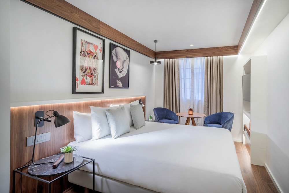 Deluxe Room Connected