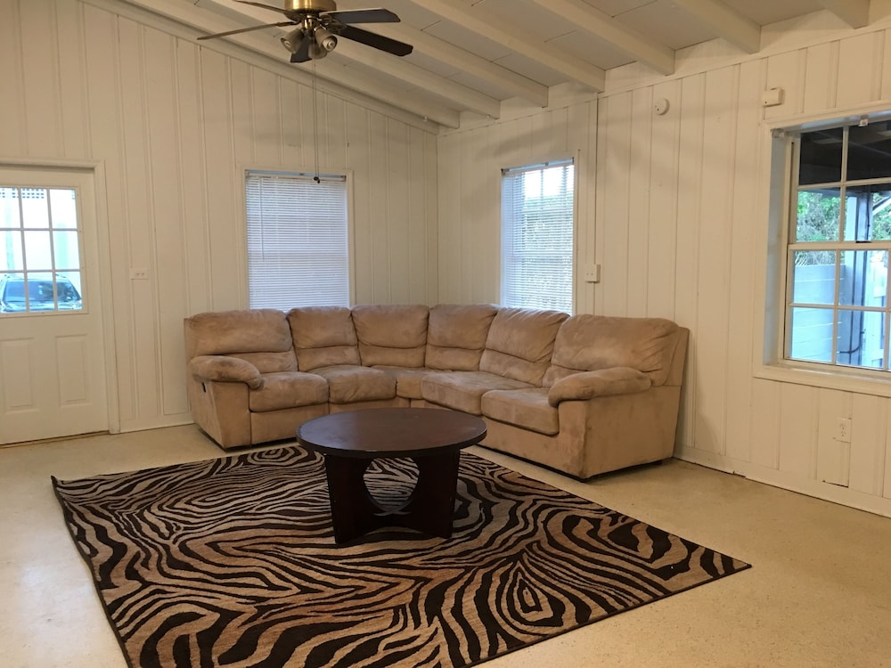 Basic House, Multiple Beds, Non Smoking photo 2