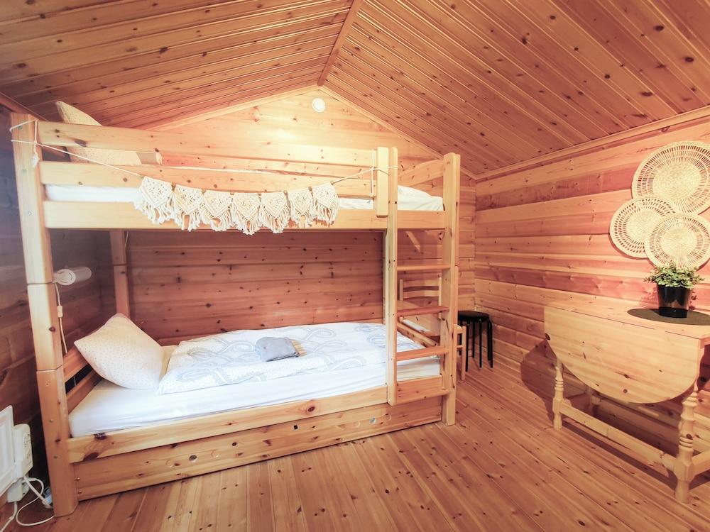 Traditional Cabin, Shared Bathroom, Garden View photo 2
