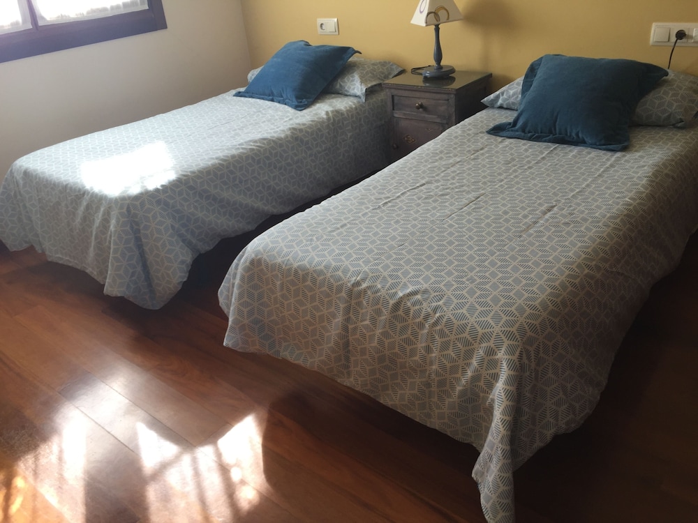 Twin Room, Private Bathroom - Photo 10