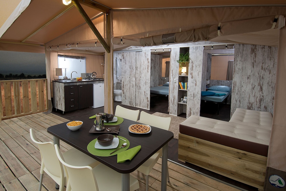 Family Tent, 2 Bedrooms, Terrace photo 3