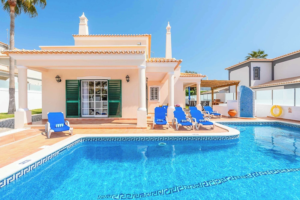 Villa (4 Bedrooms)