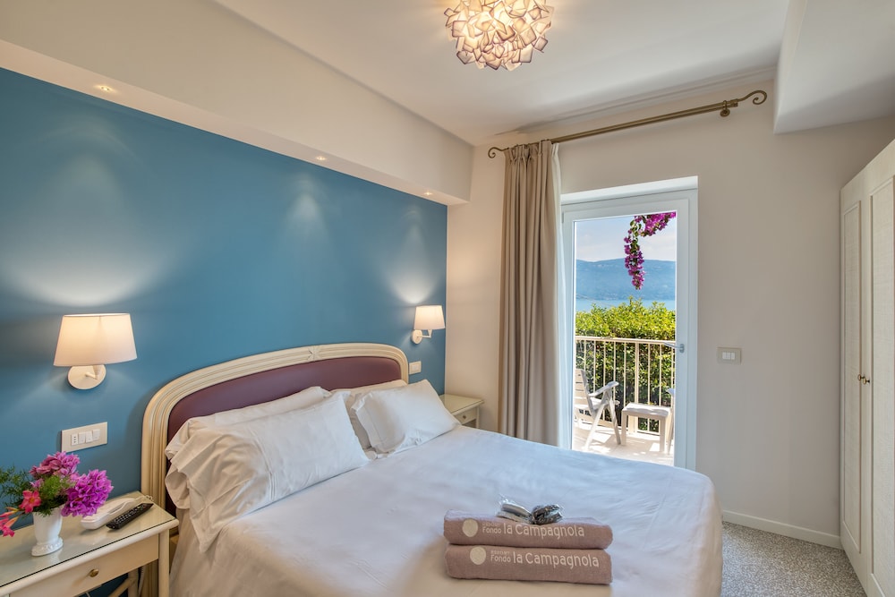 Classic Double Room, Partial Lake View, Ground Floor photo 2